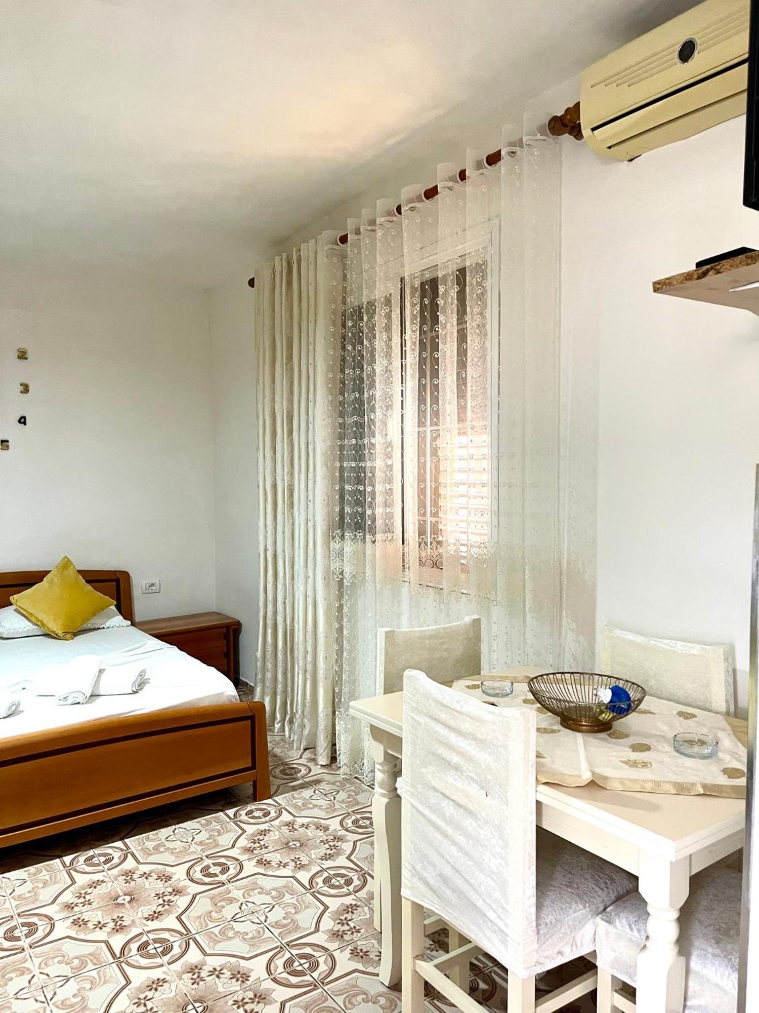 Guest House Dea Vlorë Eksteriør bilde