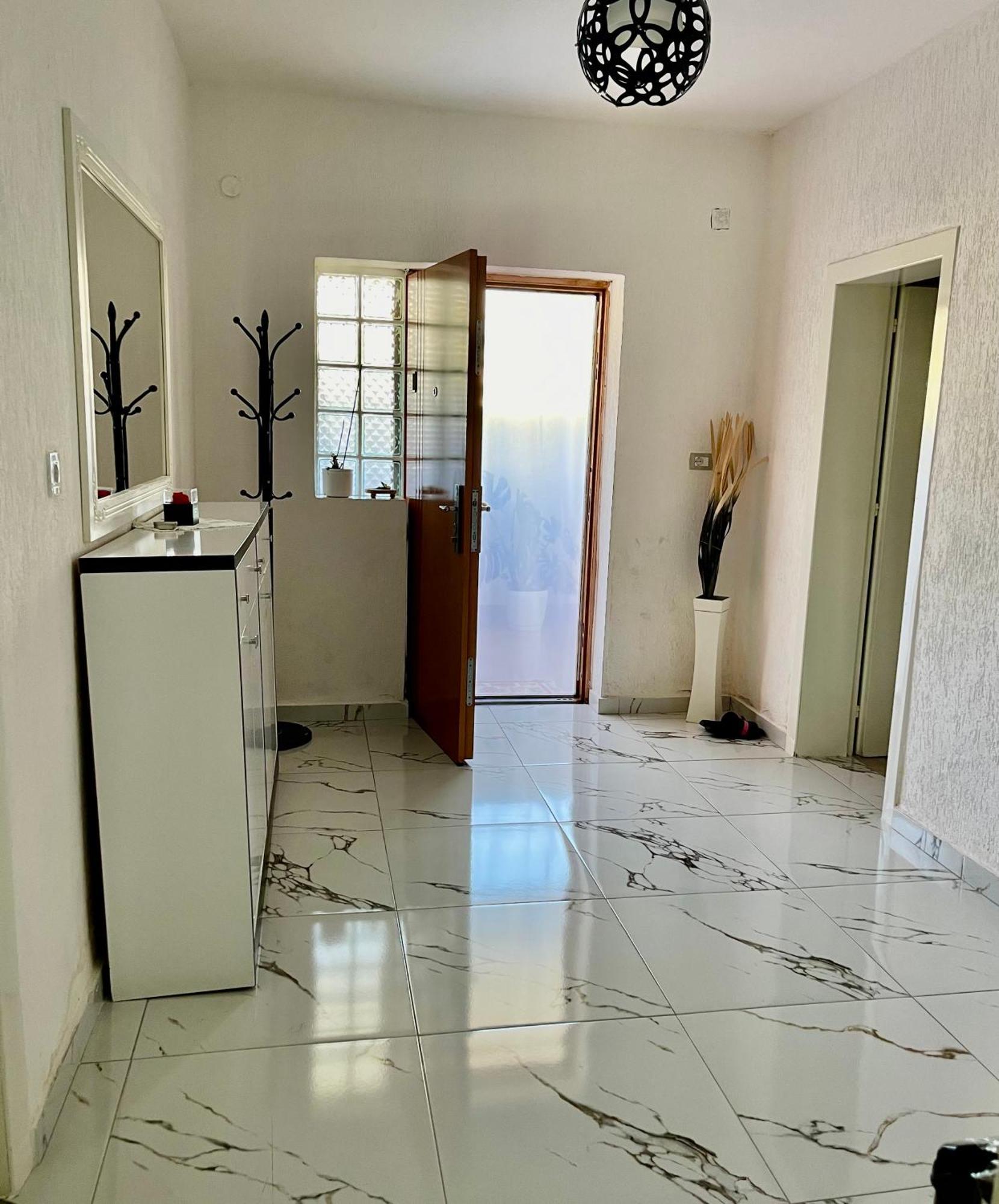 Guest House Dea Vlorë Eksteriør bilde