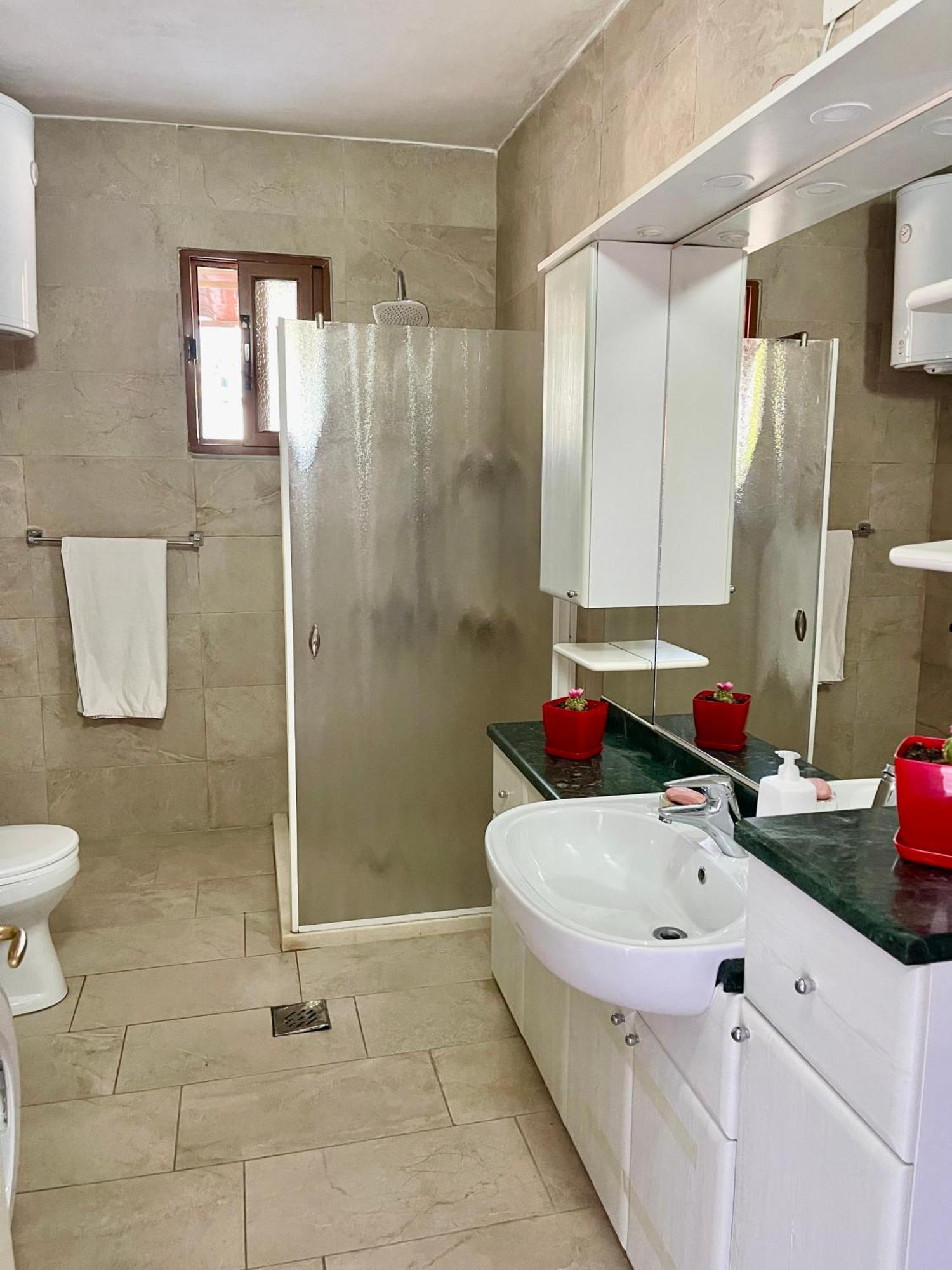Guest House Dea Vlorë Eksteriør bilde