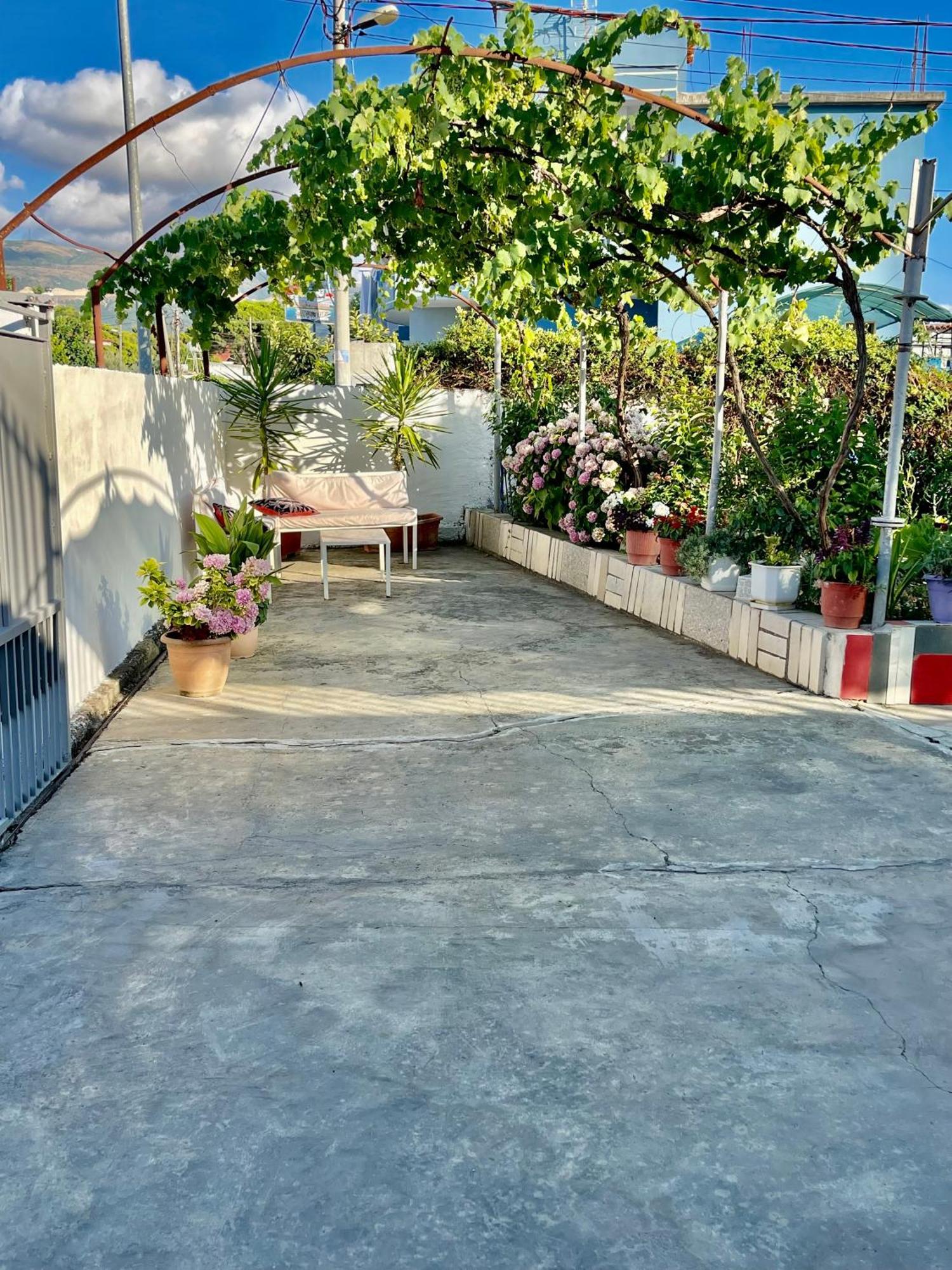 Guest House Dea Vlorë Eksteriør bilde