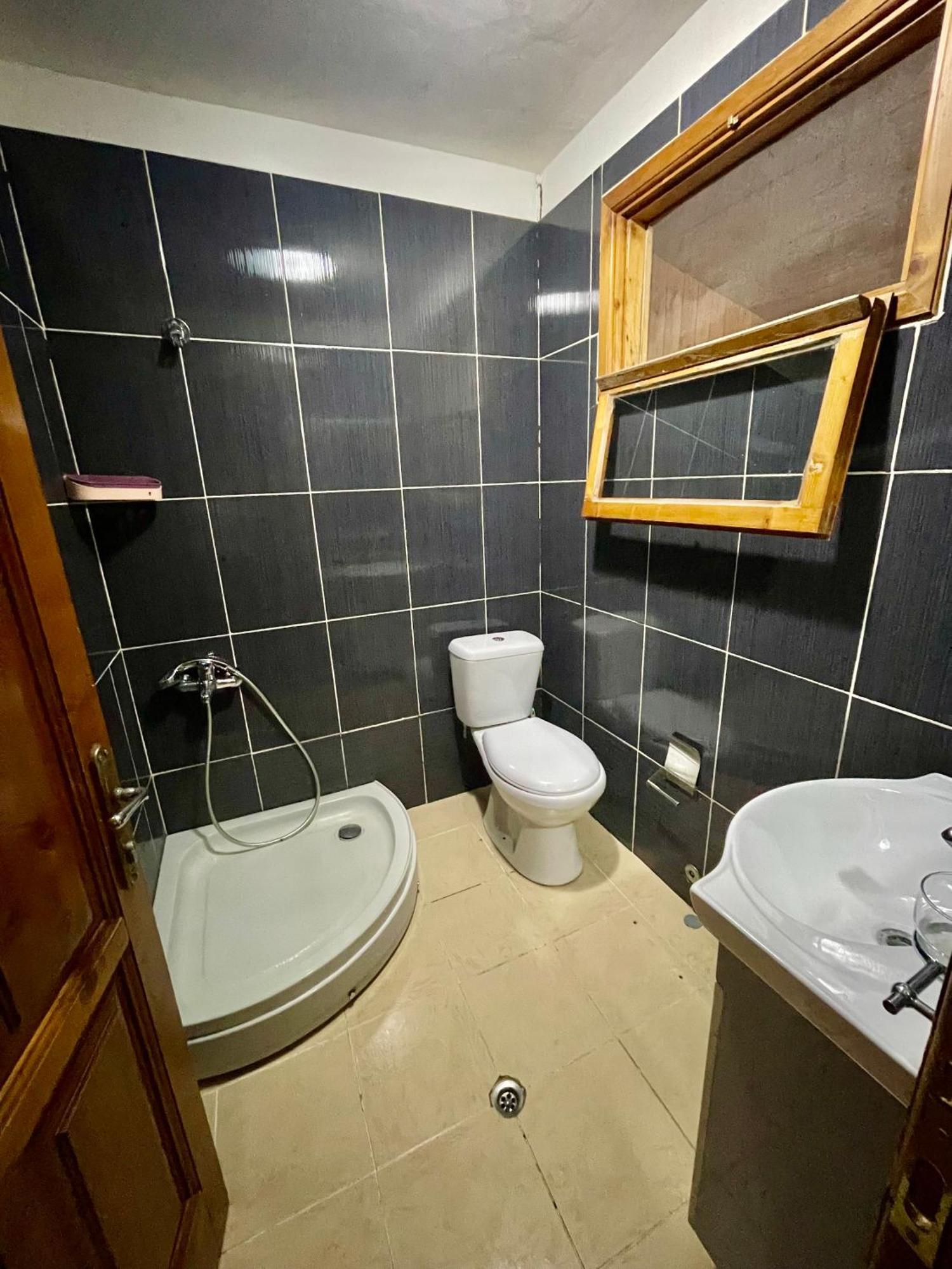Guest House Dea Vlorë Eksteriør bilde
